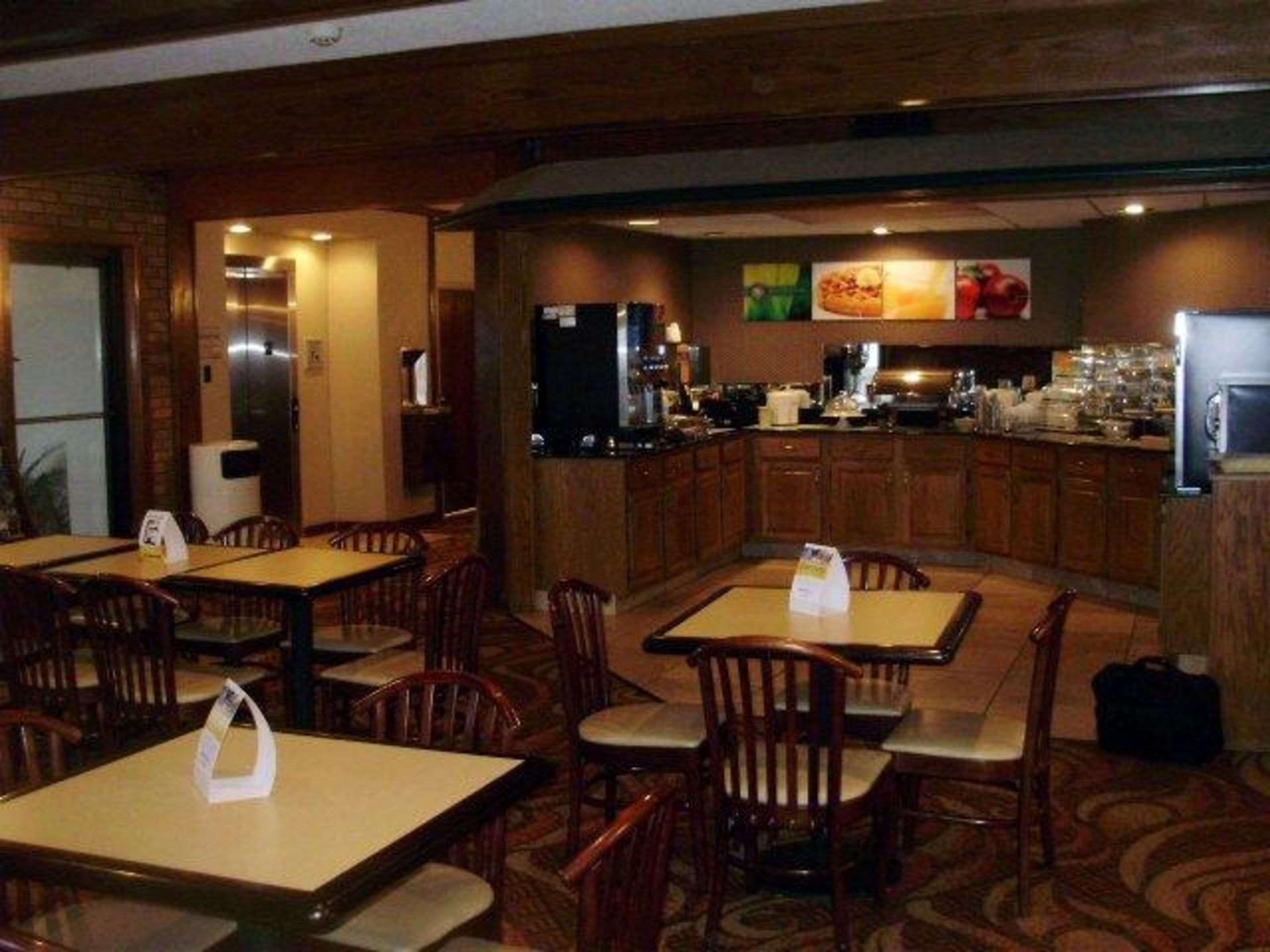 Quality Inn & Suites Searcy I-67 Eksteriør billede